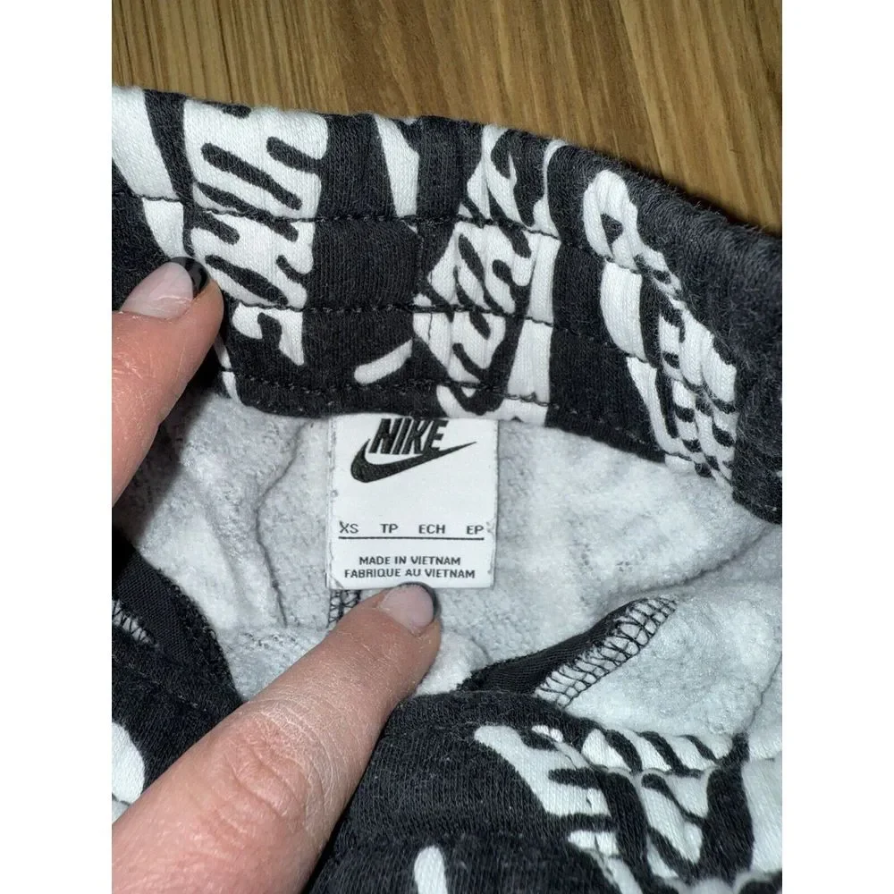 Nike Boys‎ Outfit Size XS 6/7 Hoodie Pants Cotton Black White EUC